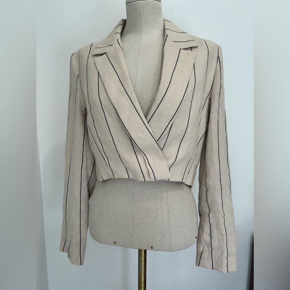 ASTR - The Label Rozette Cropped Pinstripe Linen Jacket Size XS - Picture 3 of 13